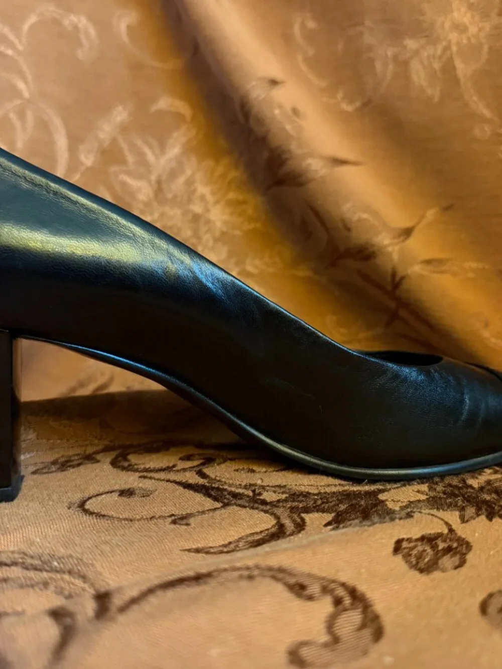 Vintage Etienne Aigner Black Veni Leather Pumps Sz 8